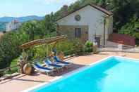 Swimming Pool Villa Acquavella