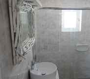 In-room Bathroom 4 Terra Fos Naxos Studios
