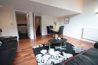 Ruang Umum Week2Week Stunning 1 Bed Apartment Newcastle City Centre