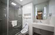 Toilet Kamar 2 Ibis Nantong Middle Renmin Rd Hotel