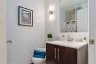 Toilet Kamar QuickStay - Modern 2-Bedroom Condo, Panoramic City Views