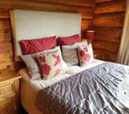 Bedroom 2 Newland Valley Log Cabins