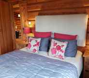 Bedroom 3 Newland Valley Log Cabins