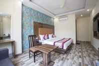 Bedroom Hotel Smart Suites