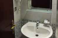 In-room Bathroom Manazil Alaswaf Hotel