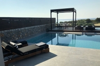 Swimming Pool Amara Luxury villas