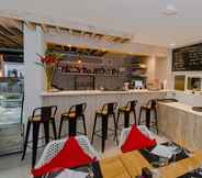 Bar, Cafe and Lounge 5 Oceanstone Phuket by Holy Cow 409