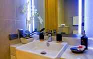 In-room Bathroom 6 Oceanstone Phuket by Holy Cow 205