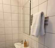 In-room Bathroom 6 Smålandsstenar hotell