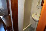 In-room Bathroom Hostal la Redonda