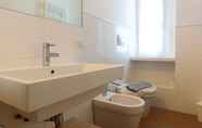 Phòng tắm bên trong 7 Bilocale con Favolosa Vista Mare