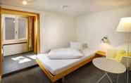 Kamar Tidur 6 Hirschen Guesthouse - Village Hotel