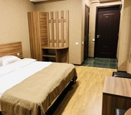 Kamar Tidur 5 Lords Hotel