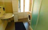 Toilet Kamar 6 Attico con Vista Mare