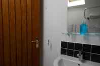 In-room Bathroom Rosalie Annexe