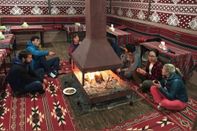 Bar, Cafe and Lounge Go Bedouin camp