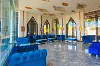 Lobby The Aristo Beach Front 713 by Holy Cow