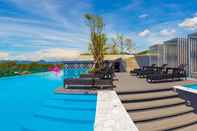 Swimming Pool The Aristo Beach by Holy Cow 510 Sea View