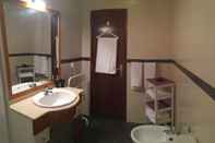 In-room Bathroom Apartamento 1K Rua 1 de Maio