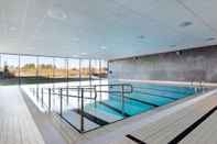 Swimming Pool Cathinka Guldbergs Hotell Gardermoen