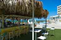 Bar, Cafe and Lounge On Hotels Oceanfront - Adults Only