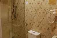 In-room Bathroom Casa Gotica Residence