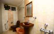 Toilet Kamar 4 JJS Park Inn