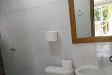 Toilet Kamar Nalu Guest House