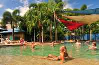 Swimming Pool Summer House Backpackers Cairns