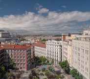 Nearby View and Attractions 5 Aloft Madrid Gran Via