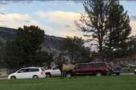 Ruang Umum Yellowstone Village Inn and Suites