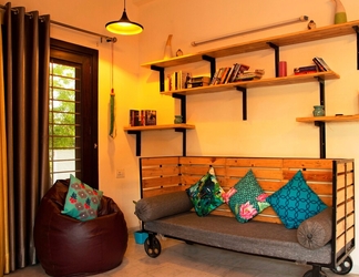 Lobby 2 Zostel South Delhi - Hostel