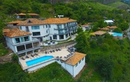 Điểm tham quan lân cận 2 Vardzia Resort