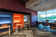 Functional Hall Tru by Hilton Seneca Clemson