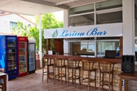 บาร์ คาเฟ่ และเลานจ์ Defne Lorina Hotel