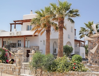 Bangunan 2 Thea Suites Naxos