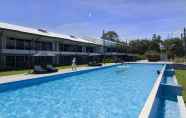 Swimming Pool 2 Crossroads Hotel Lae