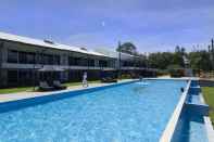 Swimming Pool Crossroads Hotel Lae