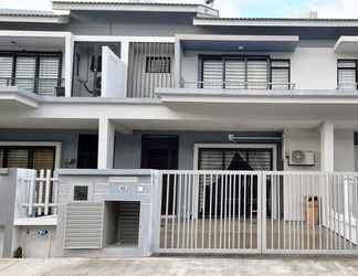 Exterior 2 SR Home Stay at KLIA