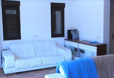 Common Space 7 Villa Elm 4 by Elm