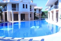 Swimming Pool Villa Elm 3 by Elm