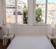 Bedroom 7 Quiet and Sunny central Lisbon apartment