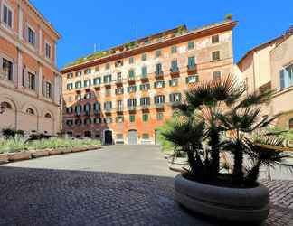 Exterior 2 Piazza Venezia Grand Suite