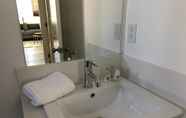 In-room Bathroom 6 Brand NEW Luxury Spacious 3bdr Townhome Close to 3rd St