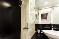 In-room Bathroom Madalena Downtown Luxury Duplex