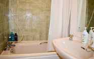 In-room Bathroom 4 Lovely 1 Bedroom Apartment in Central Dublin