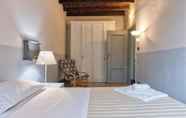 Bedroom 4 Duomo & Palazzo Reale Apartment