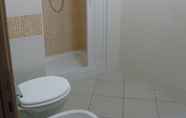 Toilet Kamar 2 B&B Alta Marea Casa Vacanze