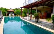 Swimming Pool 2 Villa Mels