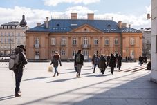 외관 Central Palace